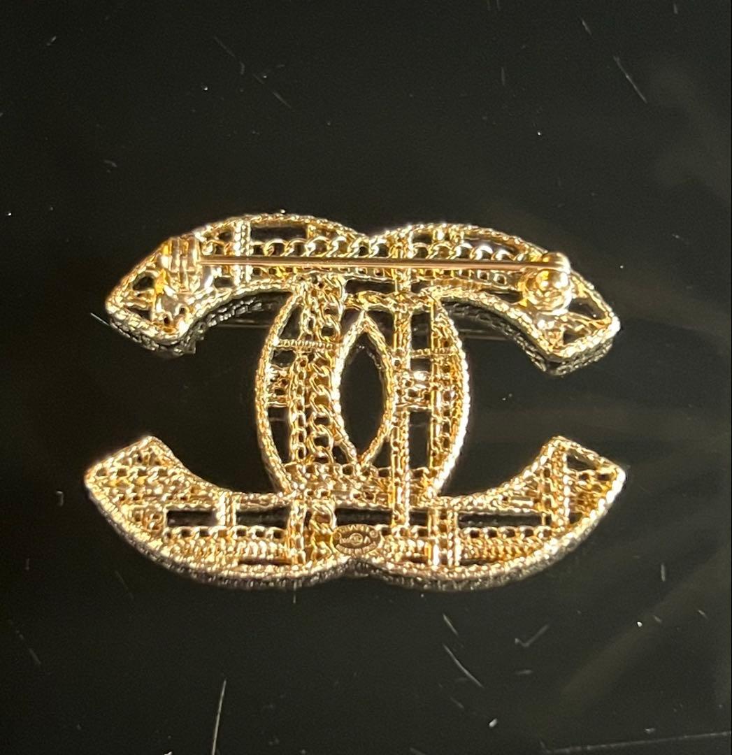 【鑑定済み】CHANEL ゴールド ロゴ ブローチ