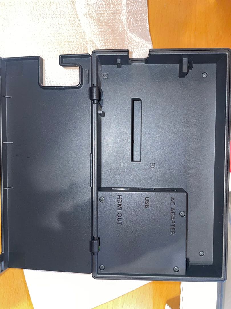 任天堂　Switch　本体　カセット10個　コントローラー　カバー付き