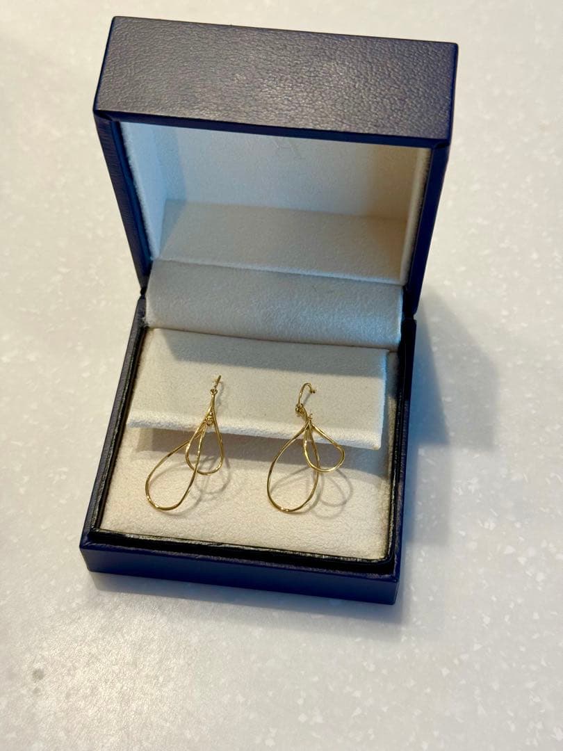 ヴァンドーム青山　イエローゴールドピアス