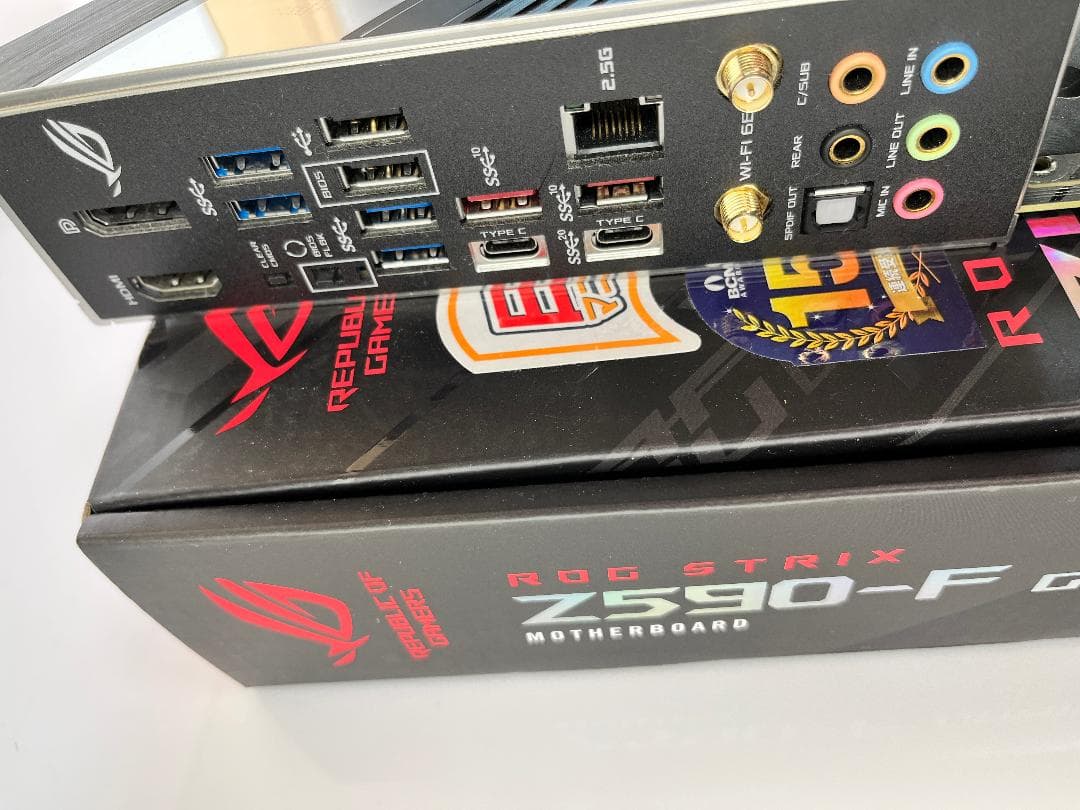 ASUS ROG STRIX Z590-F GAMING WIFI ①