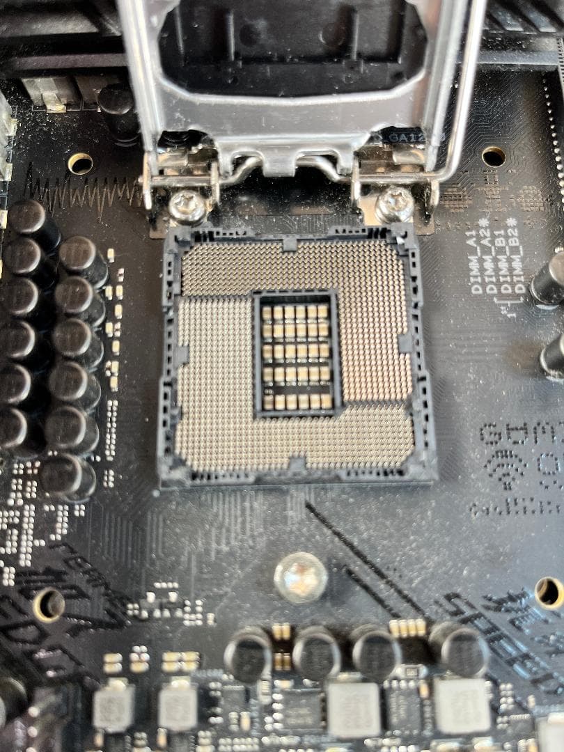 ASUS ROG STRIX Z590-F GAMING WIFI ①