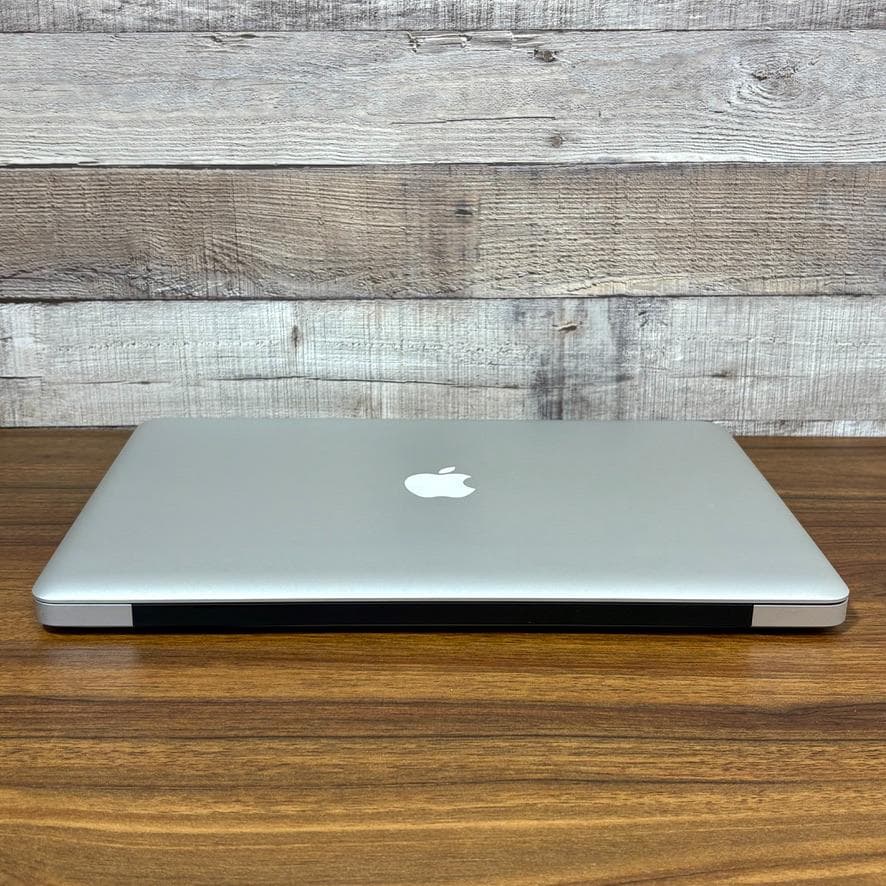 MacBook Pro i7 SSD512GB 16GBメモリ 新品バッテリー