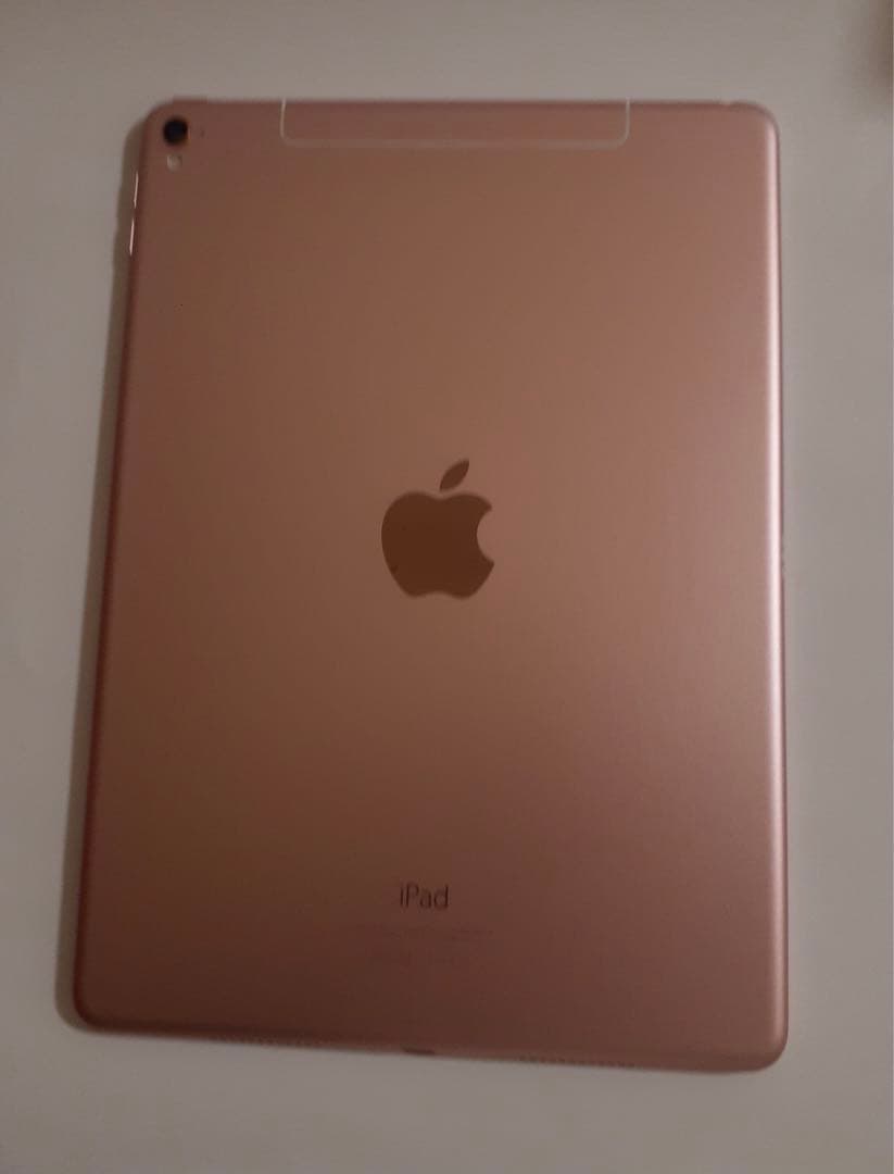 iPad Pro 9.7インチ128GB Wi-Fi＋セルラー　ローズゴールド
