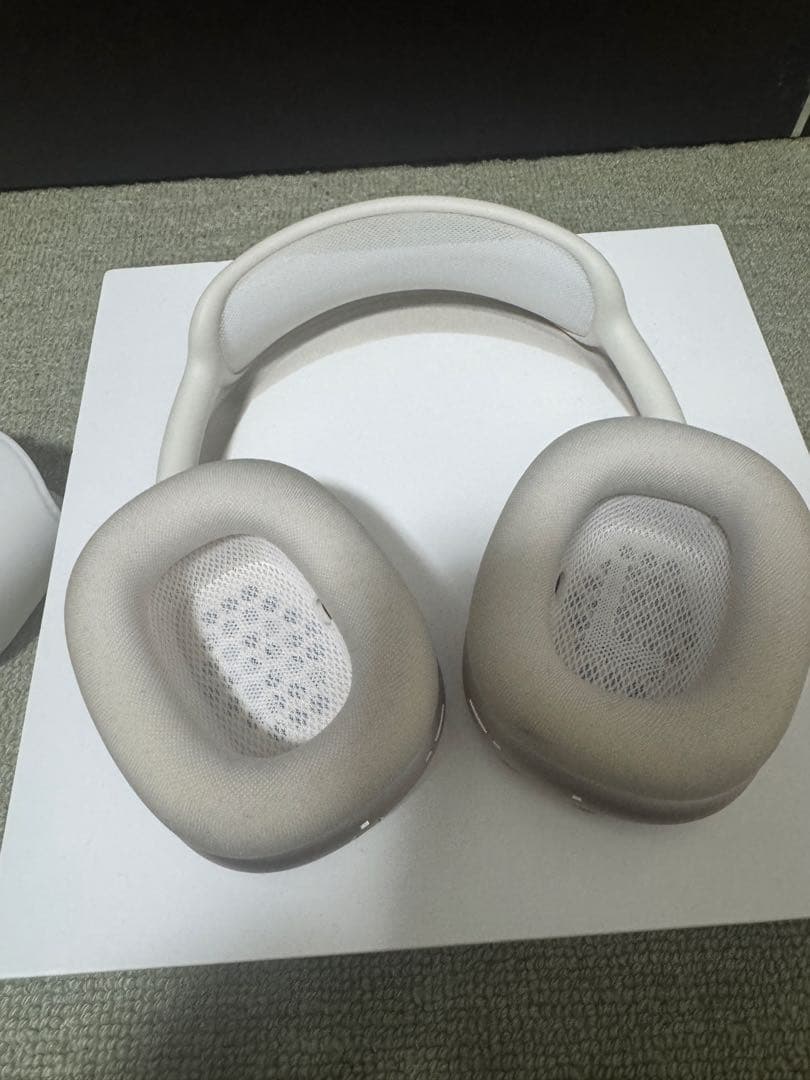 Airpods Max 第二世代　スターライト