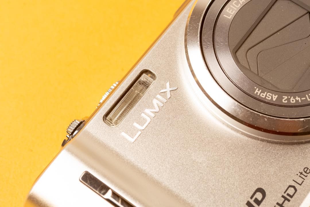 Panasonic LUMIX TZ10 デジタルカメラ