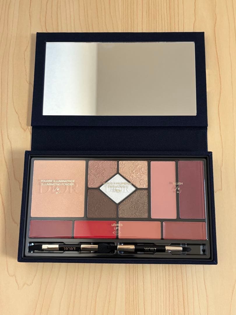 ReFaアクティブとDIORマルチユースパレット