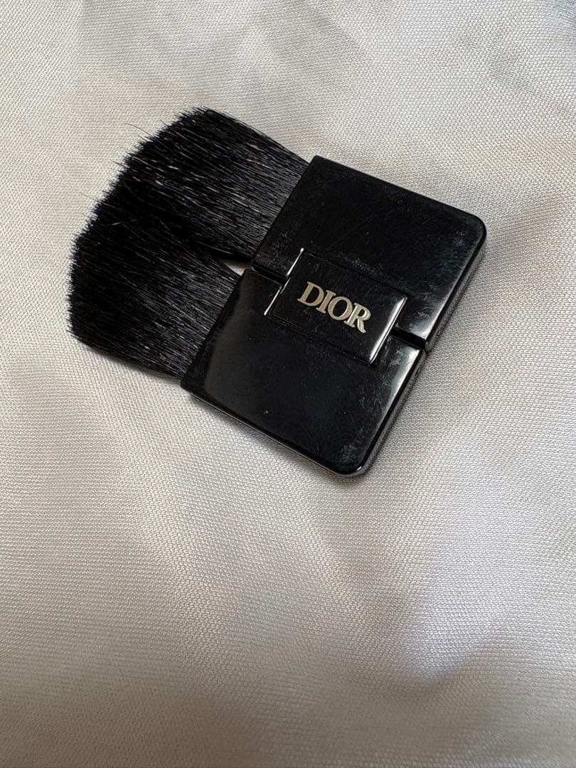 ReFaアクティブとDIORマルチユースパレット