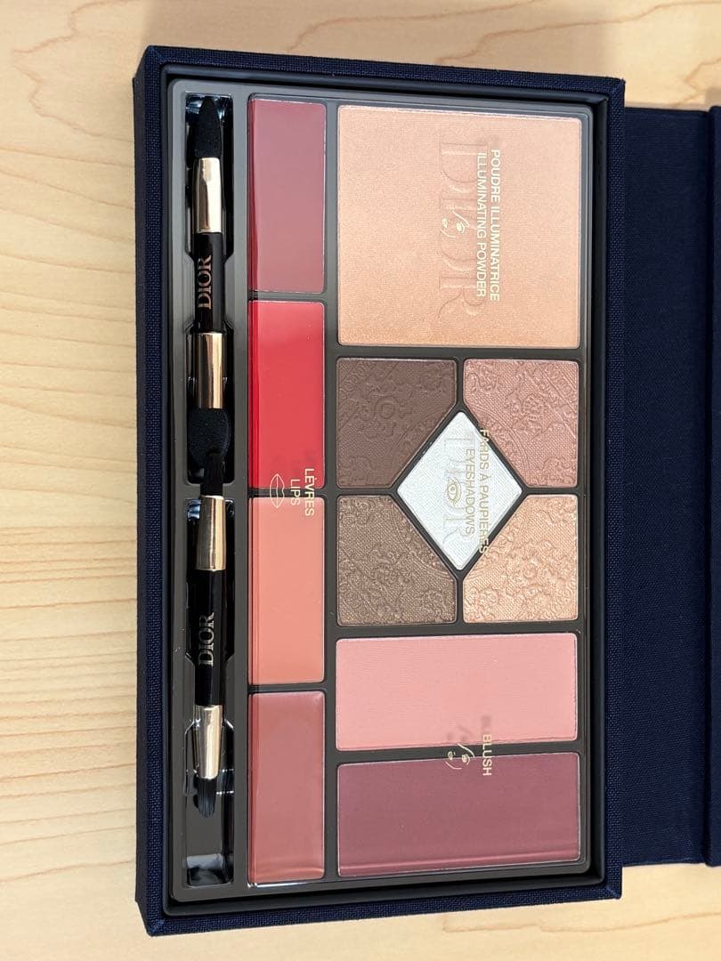 ReFaアクティブとDIORマルチユースパレット