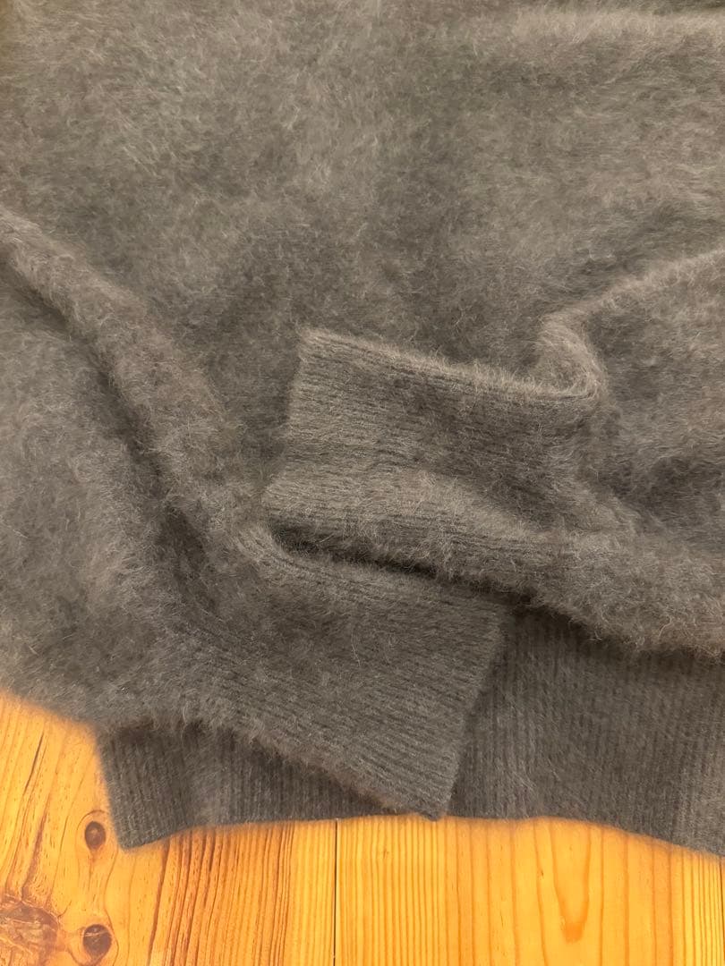 anuans アニュアンス ラクーンオフショルニットプルオーバー　チャコールグレ