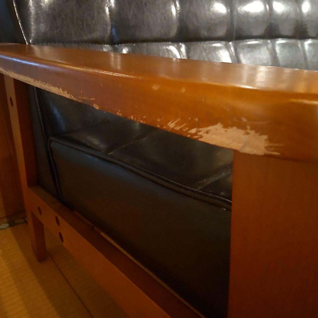 【カリモク風 ３人掛けソファ】 黒ソファ ウッド × レザー