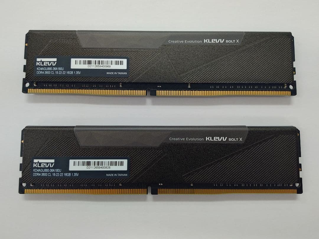 メモリー KLEVV BOLT X DDR4-3600 16x2 32GB