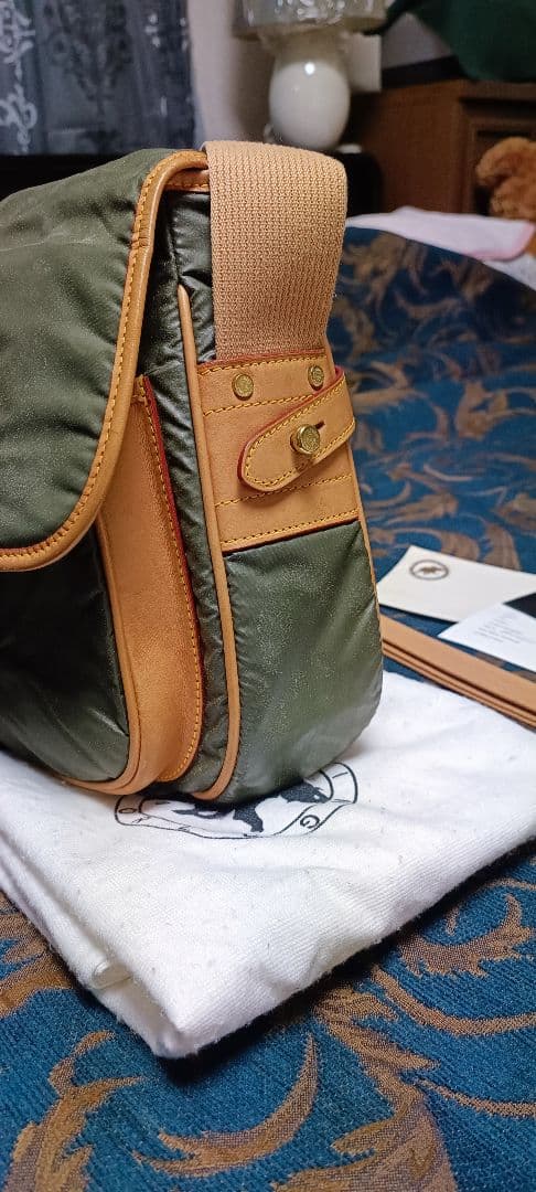 HUNTING WORLD オリーブグリーン ショルダーバッグ