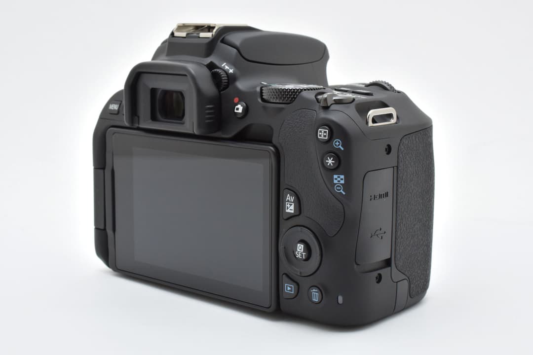 ほぼ未使用 Canon EOS Kiss X9 Wi-Fi STM #8996