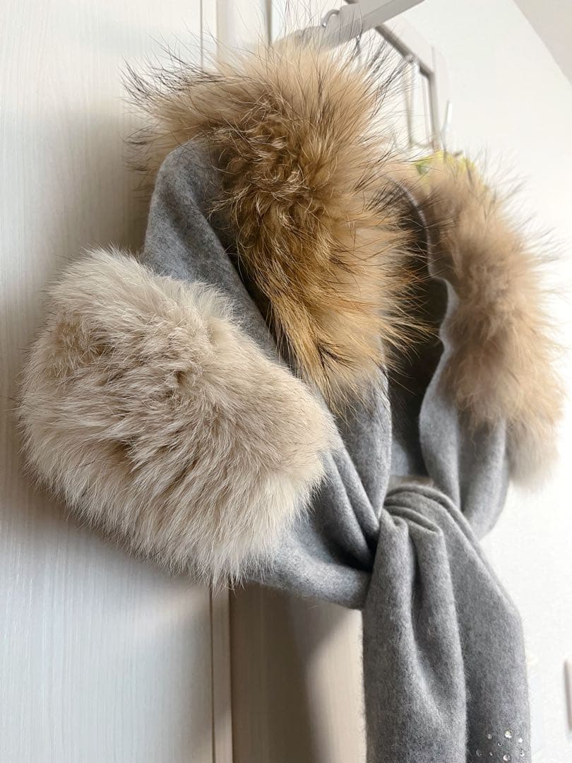 ランバンオンブルー フォックス＆タヌキファー×カシミヤ100%ビジュー付マフラー