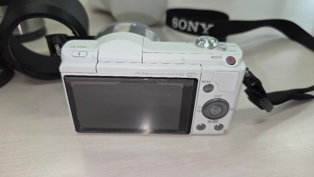 Sony α5100　ソニー ミラーレス　望遠、標準、単焦点　レンズ3本付