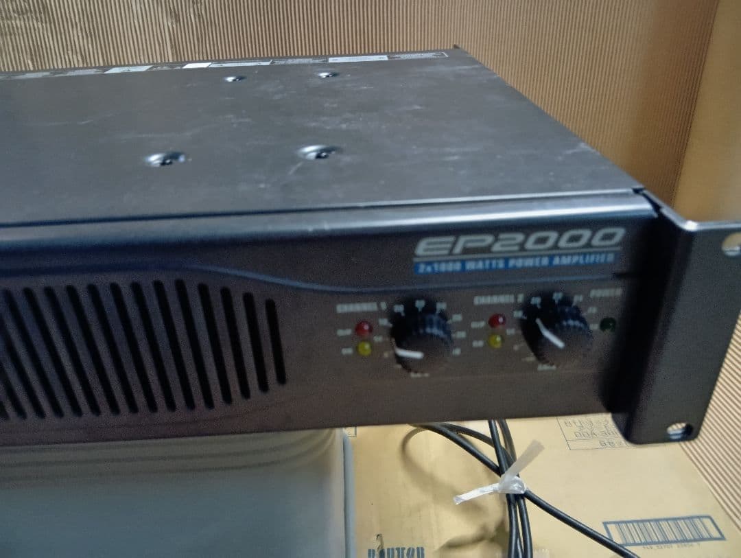 Behringer EUROPOWER EP2000 パワーアンプ