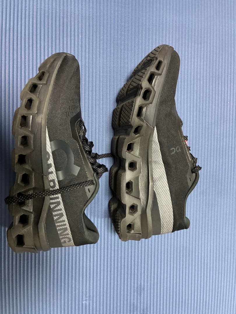 On ブラック クラウドモンスター2 27cm