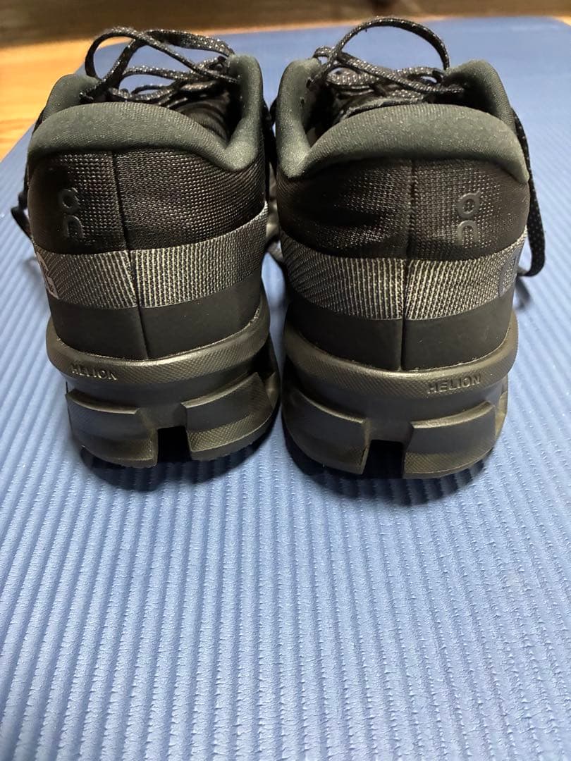 On ブラック クラウドモンスター2 27cm