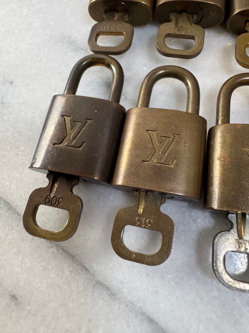 ルイ・ヴィトン 南京錠 14個セット キー付き
