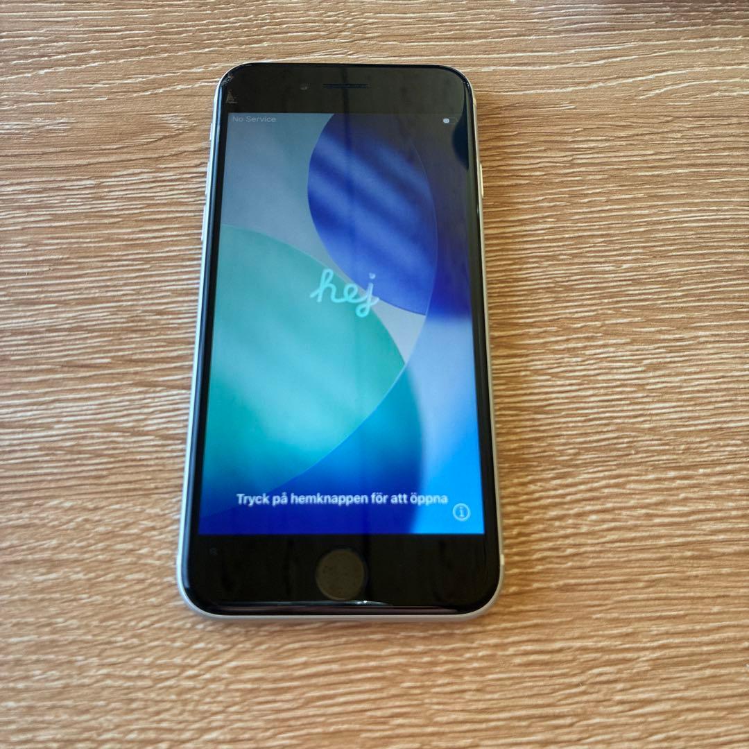 iPhone se 第2世代　64GB ケース付き