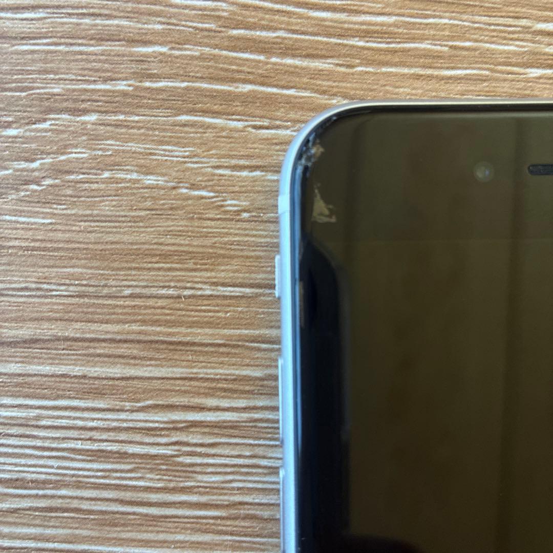 iPhone se 第2世代　64GB ケース付き