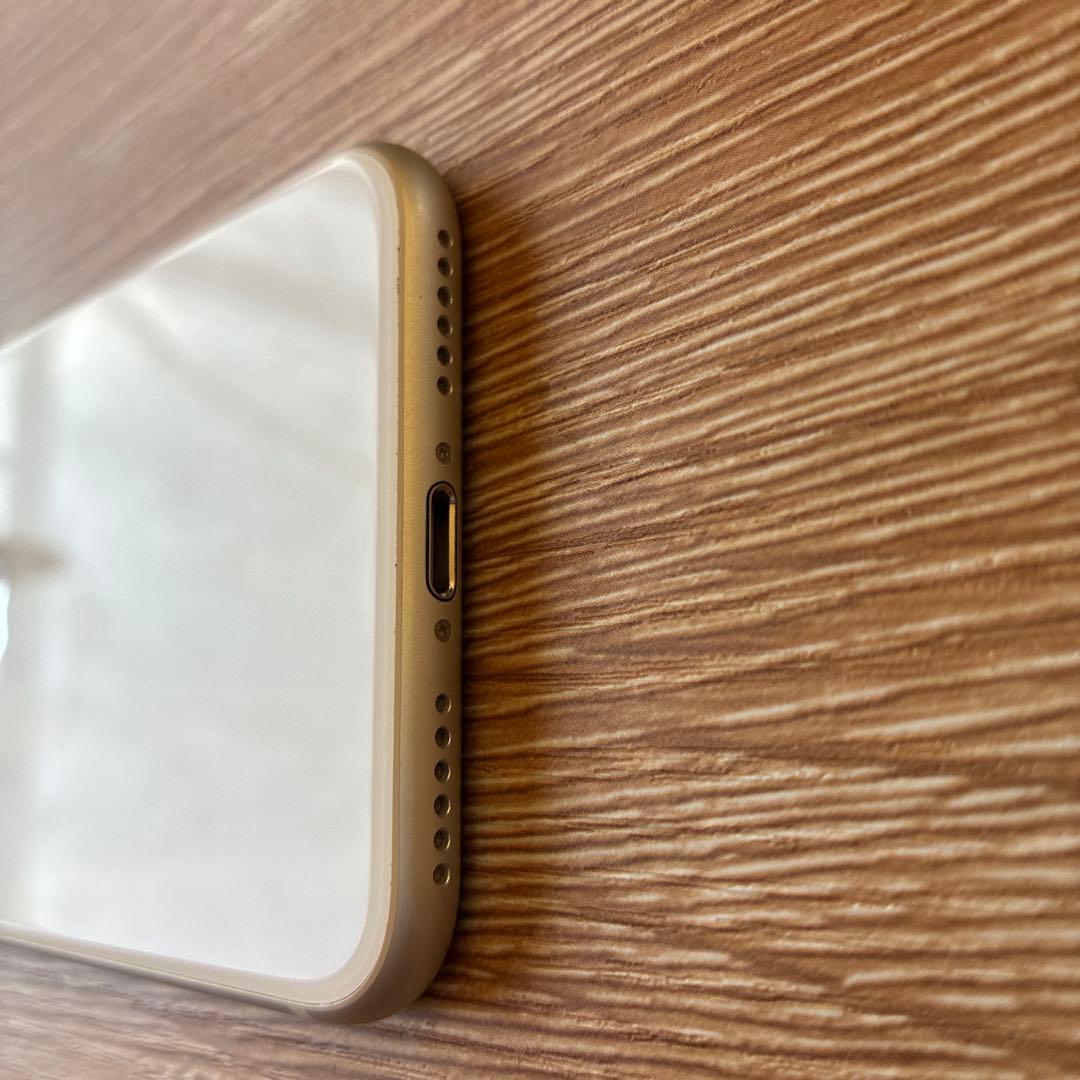 iPhone se 第2世代　64GB ケース付き