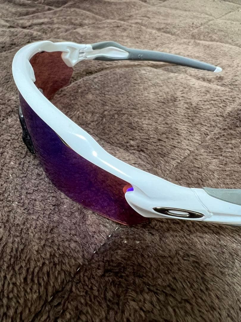 『オークリーレーダーパス 』スポーツサングラス ホワイトフレーム パープルレンズ