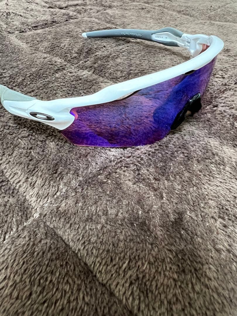 『オークリーレーダーパス 』スポーツサングラス ホワイトフレーム パープルレンズ