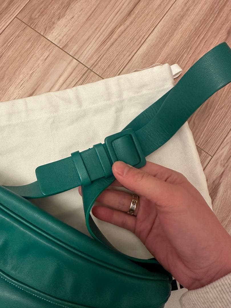 最終値下げ 美品 JIL SANDER ボディバッグ 保存袋付き