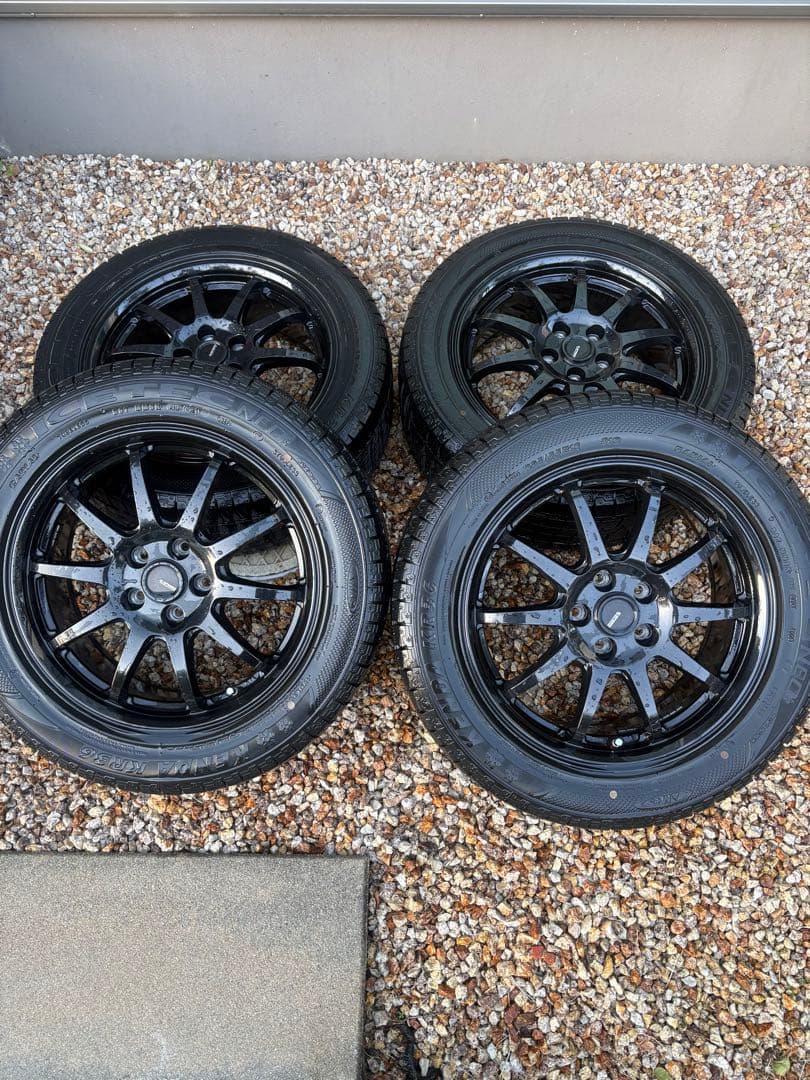 【緊急値下げ】205/55R16 スタッドレスタイヤ４本セット　黒のナット付き