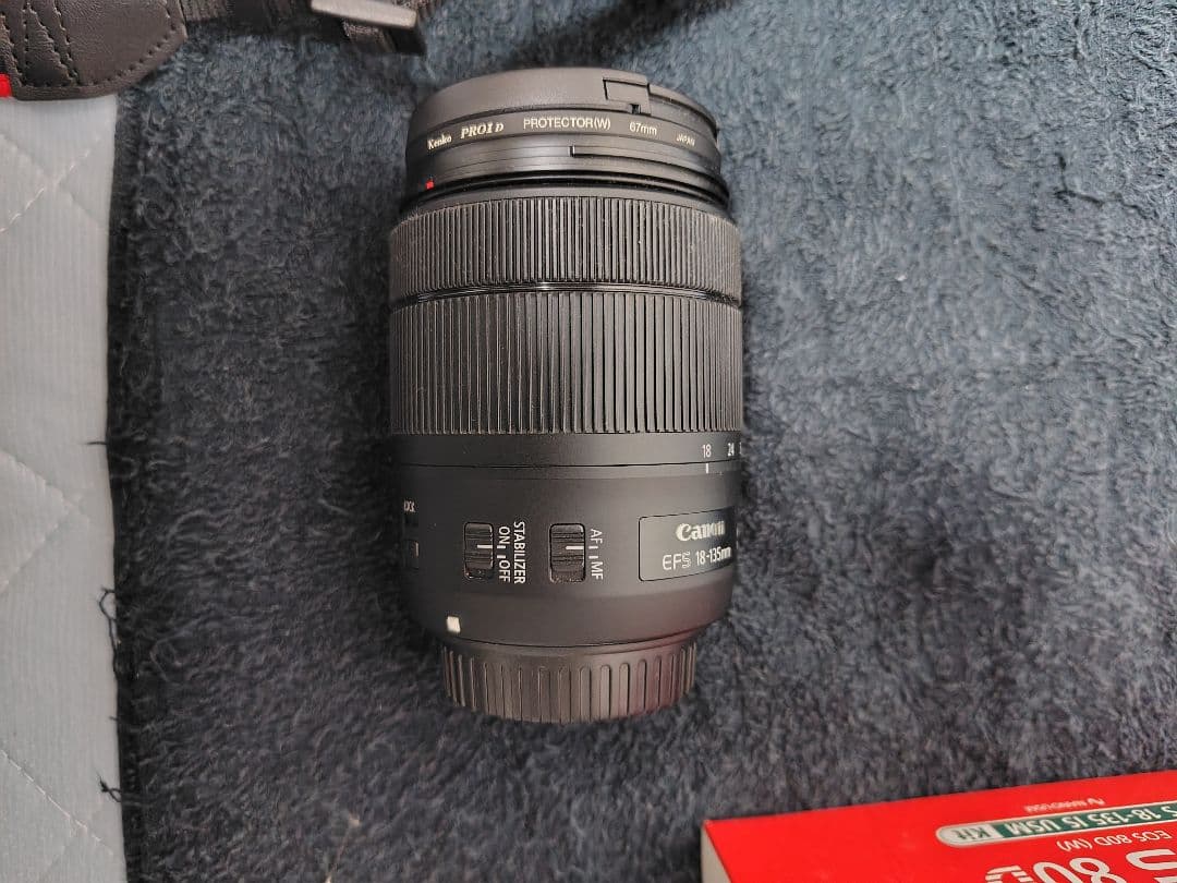 Canon EOS 80D デジタル一眼レフ 本体とレンズ付き