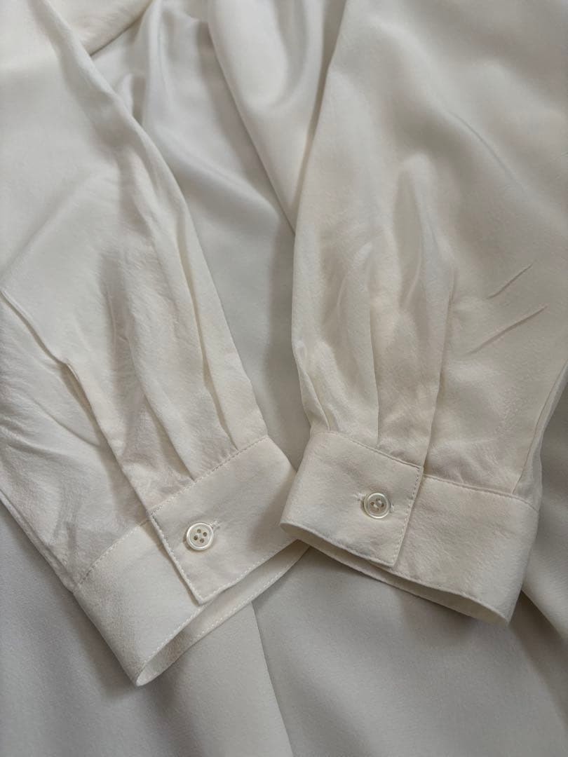 美品＊ソージュ soeju シルクストレッチ ボウタイ ブラウス 白