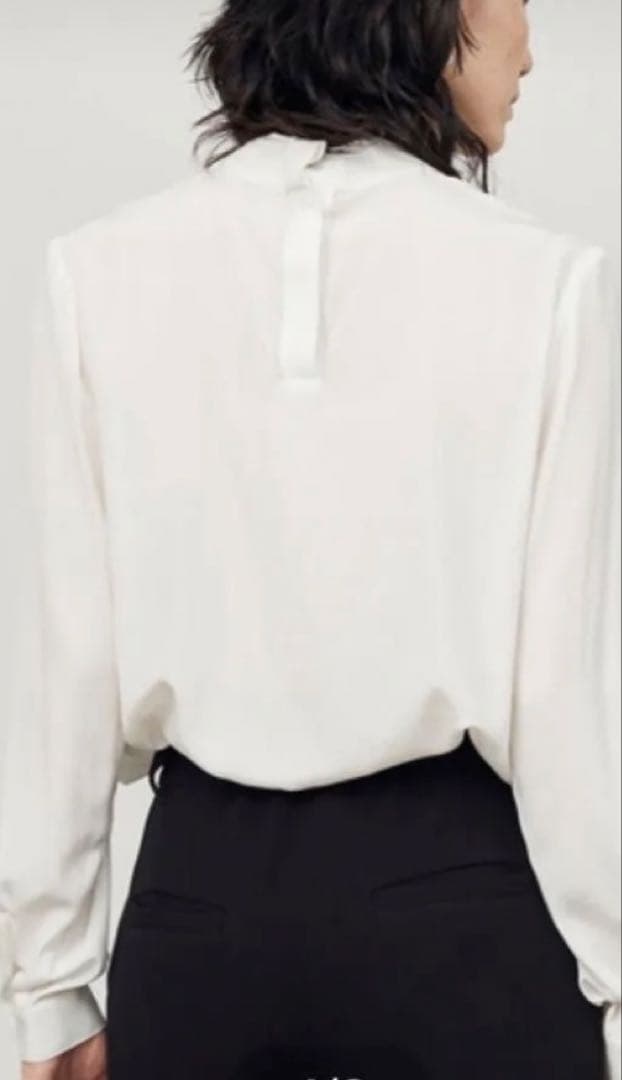 美品＊ソージュ soeju シルクストレッチ ボウタイ ブラウス 白