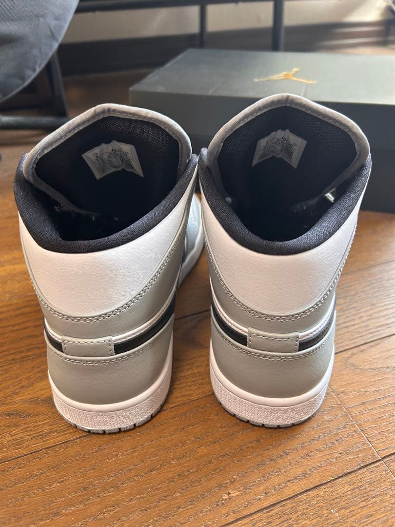 新品未使用　ナイキ エアジョーダン1 ミッドライトスモークグレー　26 UK7