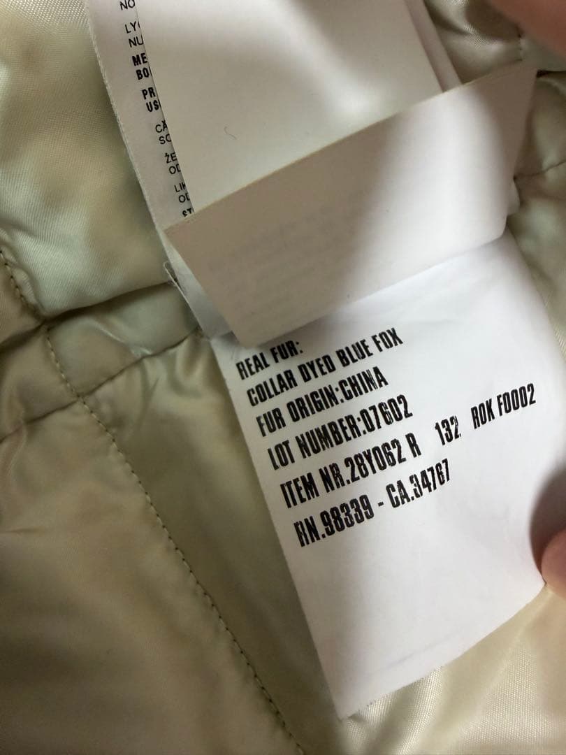 美品！プラダ　PRADA ダウンジャケットフォックスファー　ロング　38 黒