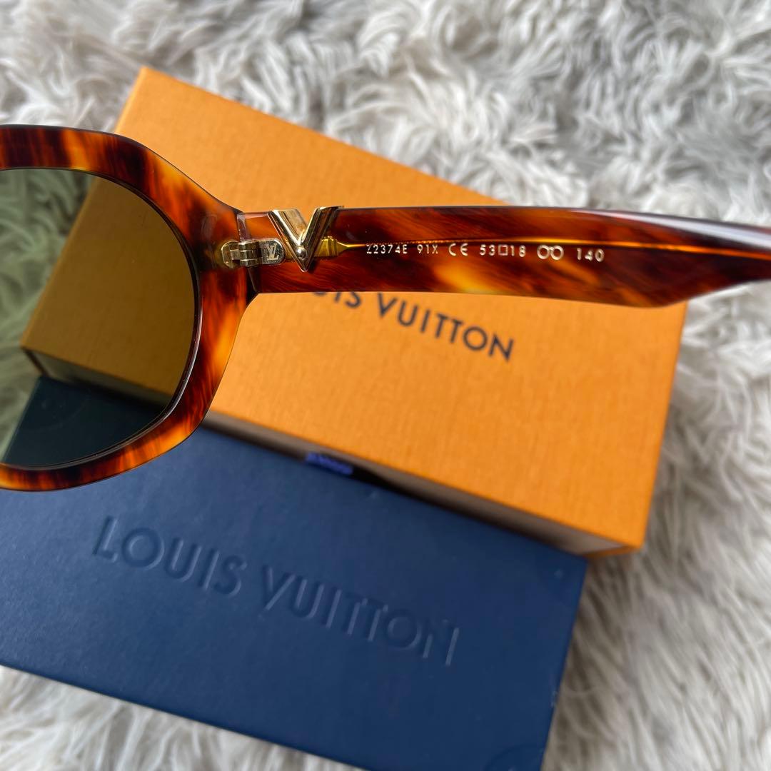 【極美品】ルイヴィトン サングラス エッセンシャルV E2374E