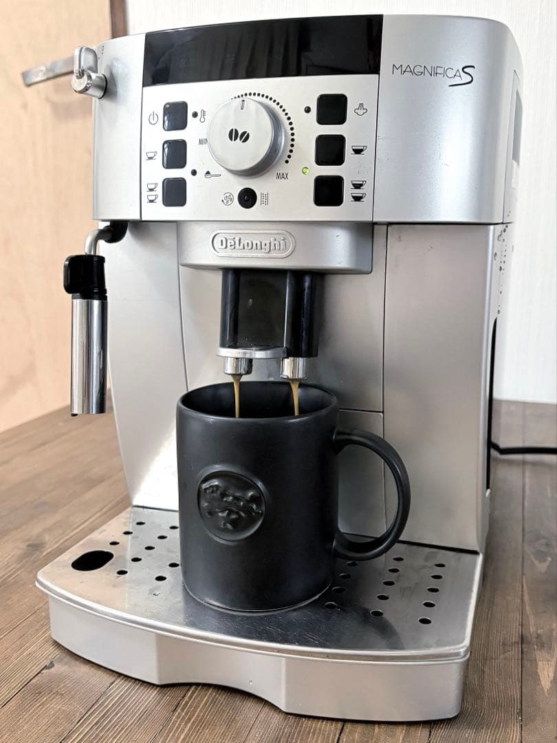 デロンギ 全自動エスプレッソマシン マグニフィカS ECAM22110SBH