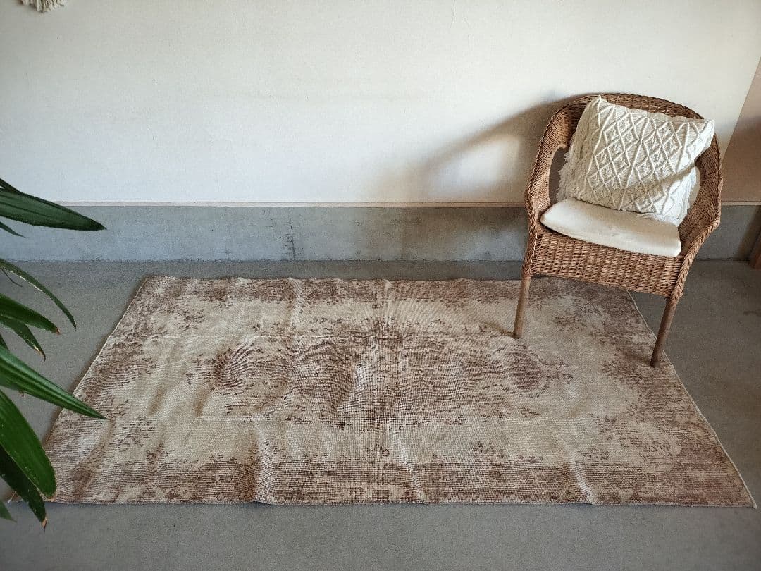 ベージュとミルクティーのヴィンテージラグ　雅姫さんNo.685