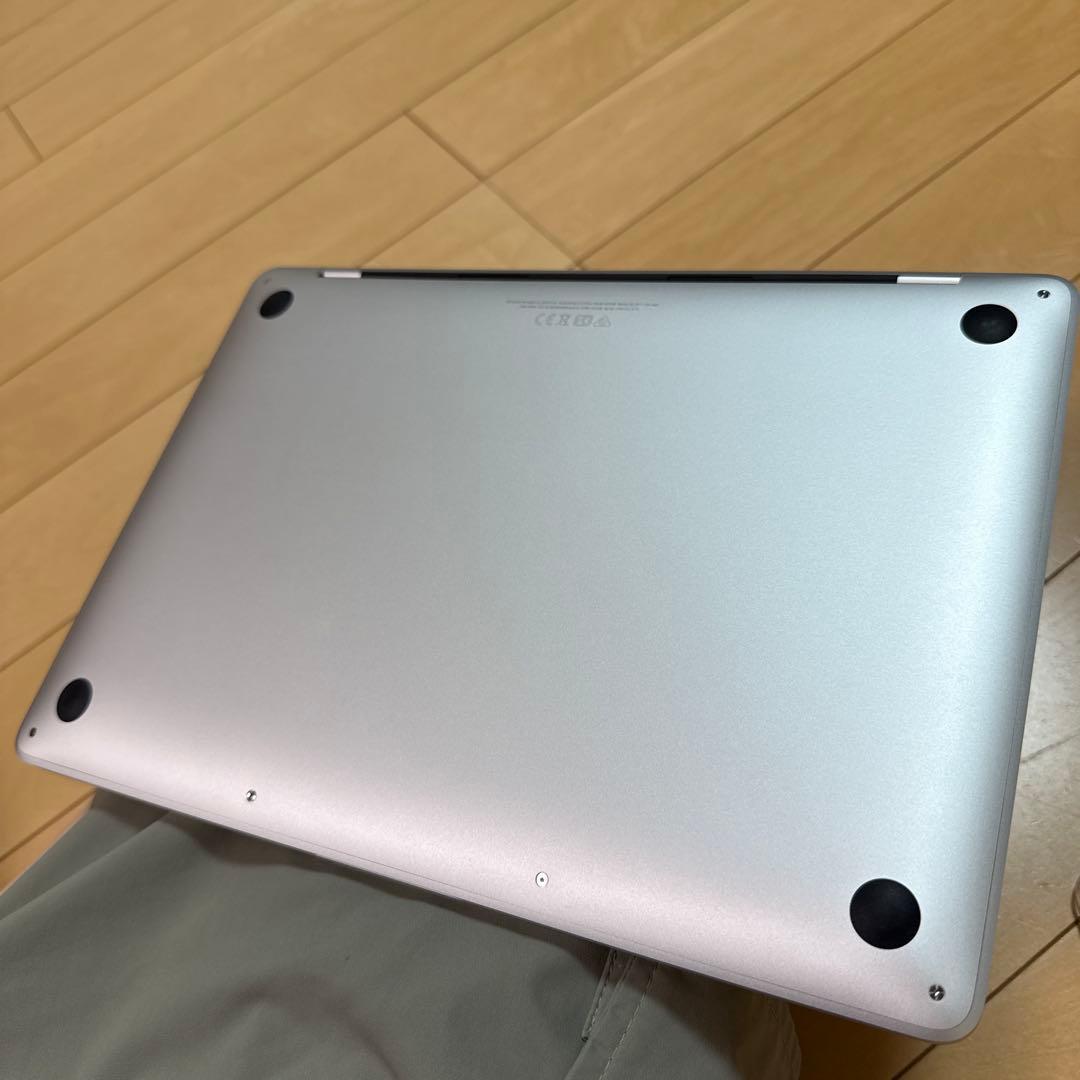 MacBook Pro 2022 M2 13インチ 256GB タッチバー搭載