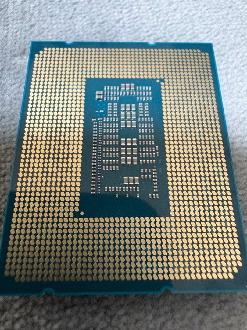Intel Core i7-12700 プロセッサー