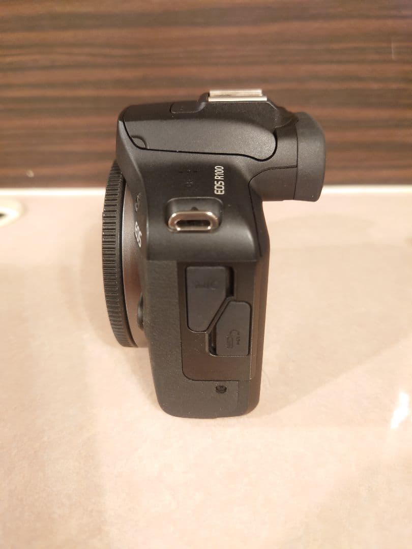 Canon EOS R100 ミラーレス一眼 本体