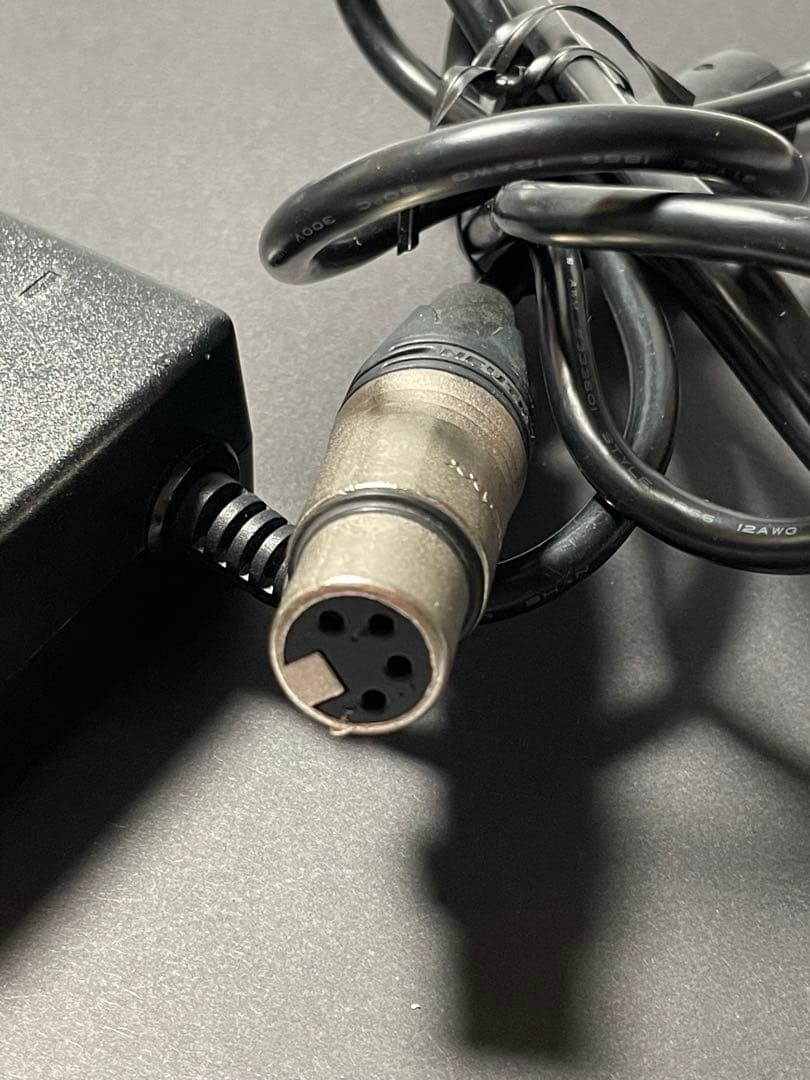 blackmagic ursa mini acアダプター