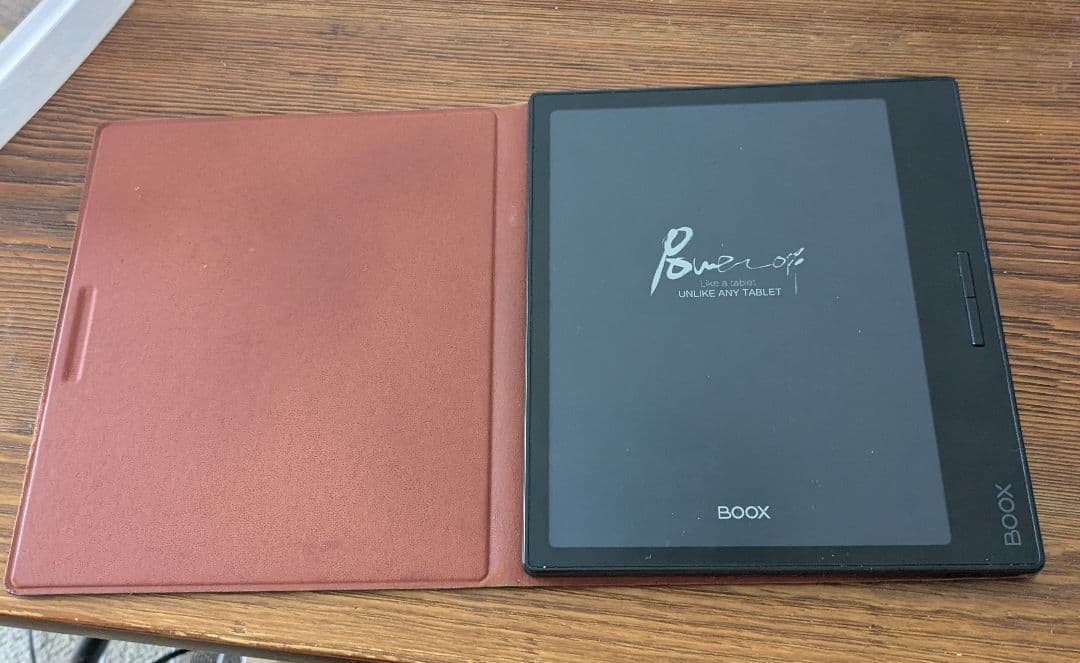 BOOX Page E-ink Tablet 本体（カバーつき）