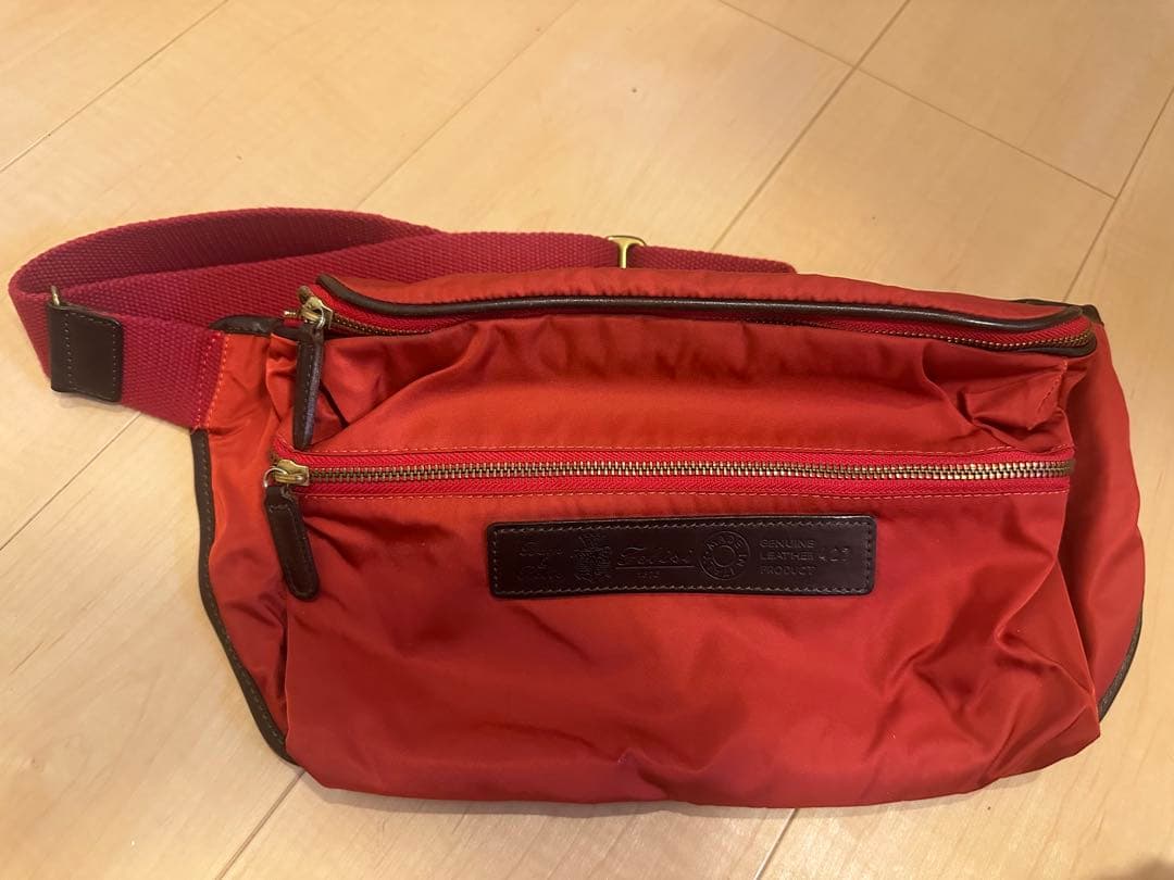 Felisi フェリージ　427 ウエストポーチ　ボディバッグ　レッド