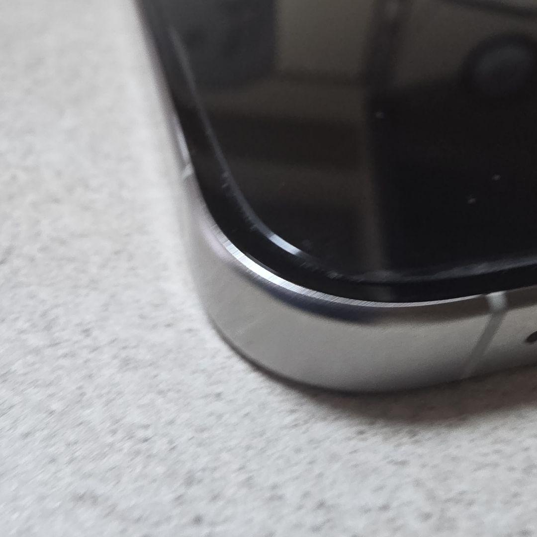 美品iPhone 15 Pro 256GBホワイトチタニウム Apple 携帯