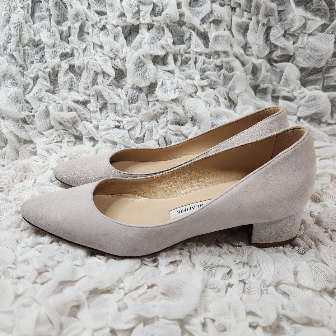 sumirelifeマノロブラニク リストニー スエード チャンキーヒール