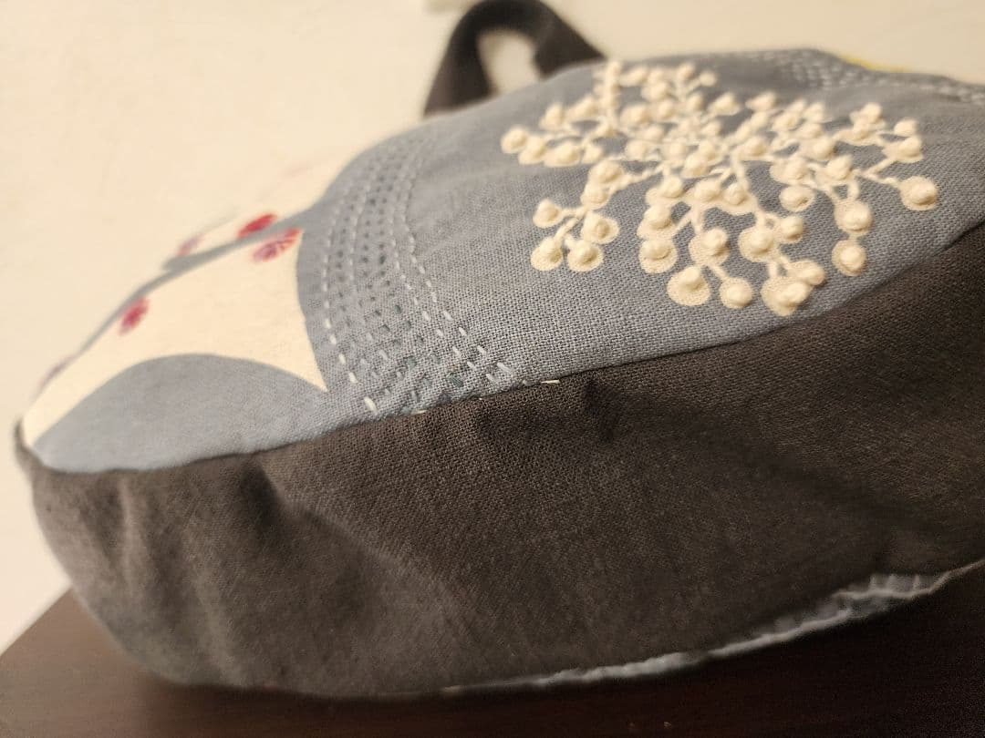 ❤　コロンとしたフォルムの可愛い刺し子トードバッグ　センソユニコ慈雨等