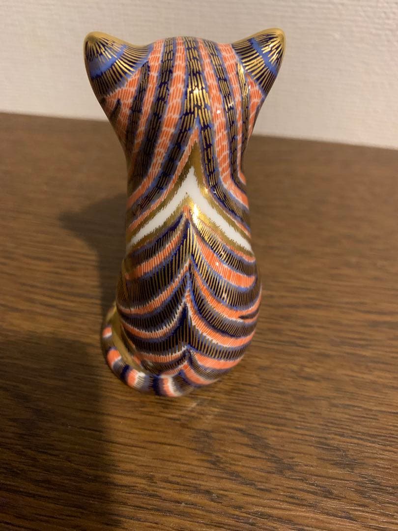 ロイヤルクラウンダービー金色の猫