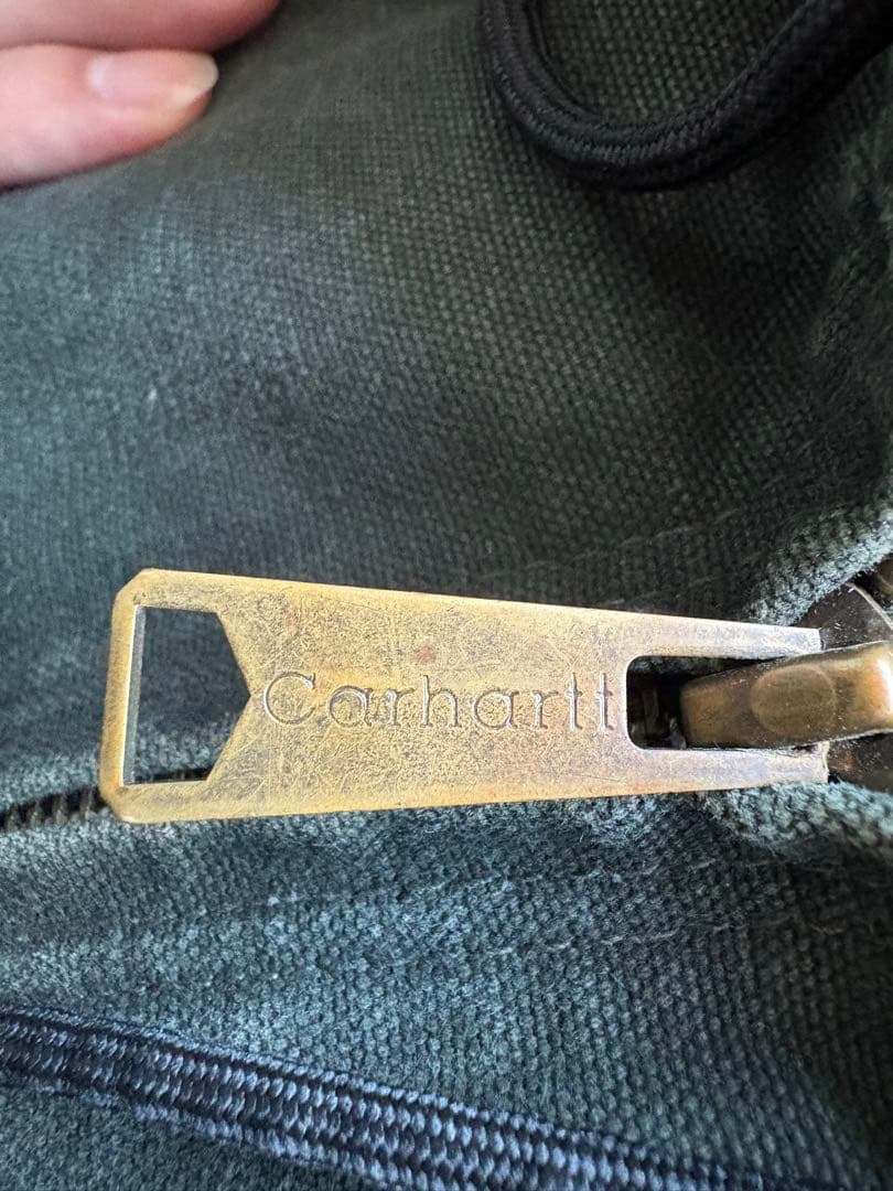 zaiken ページ Carhartt アクティブジャケット　モスグリーン