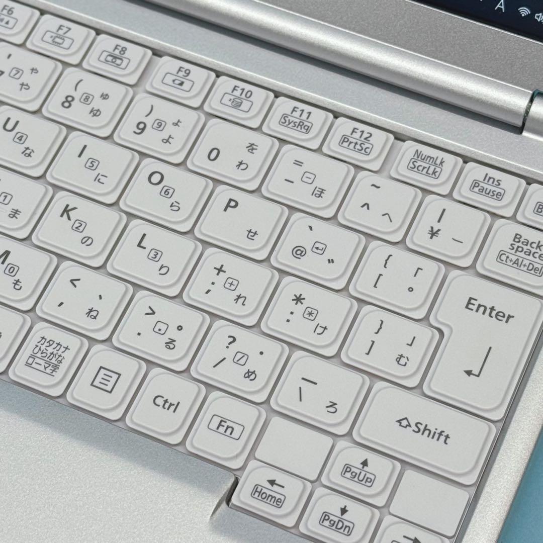 855 準美品 使用130時間 レッツノート SV9 i5 第10世代 8GB